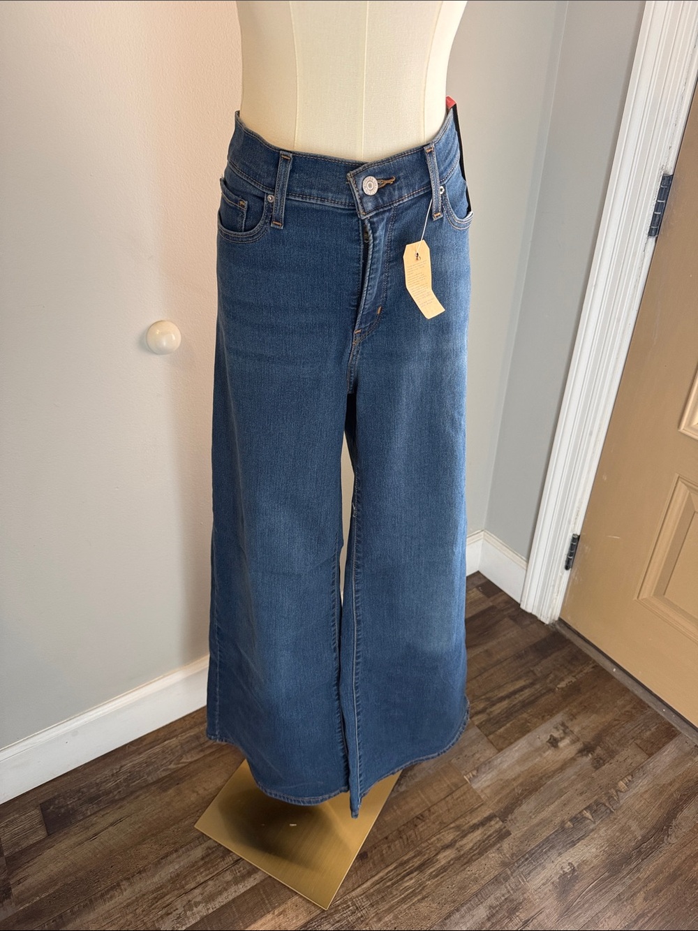 Levi's Wide-Leg Jeans in Deep Indigo
